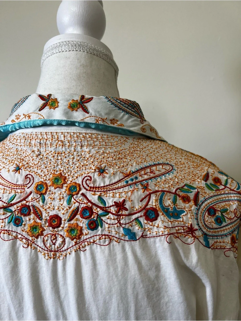 Western-Style Button-Up Blouse - Picture 7 of 13